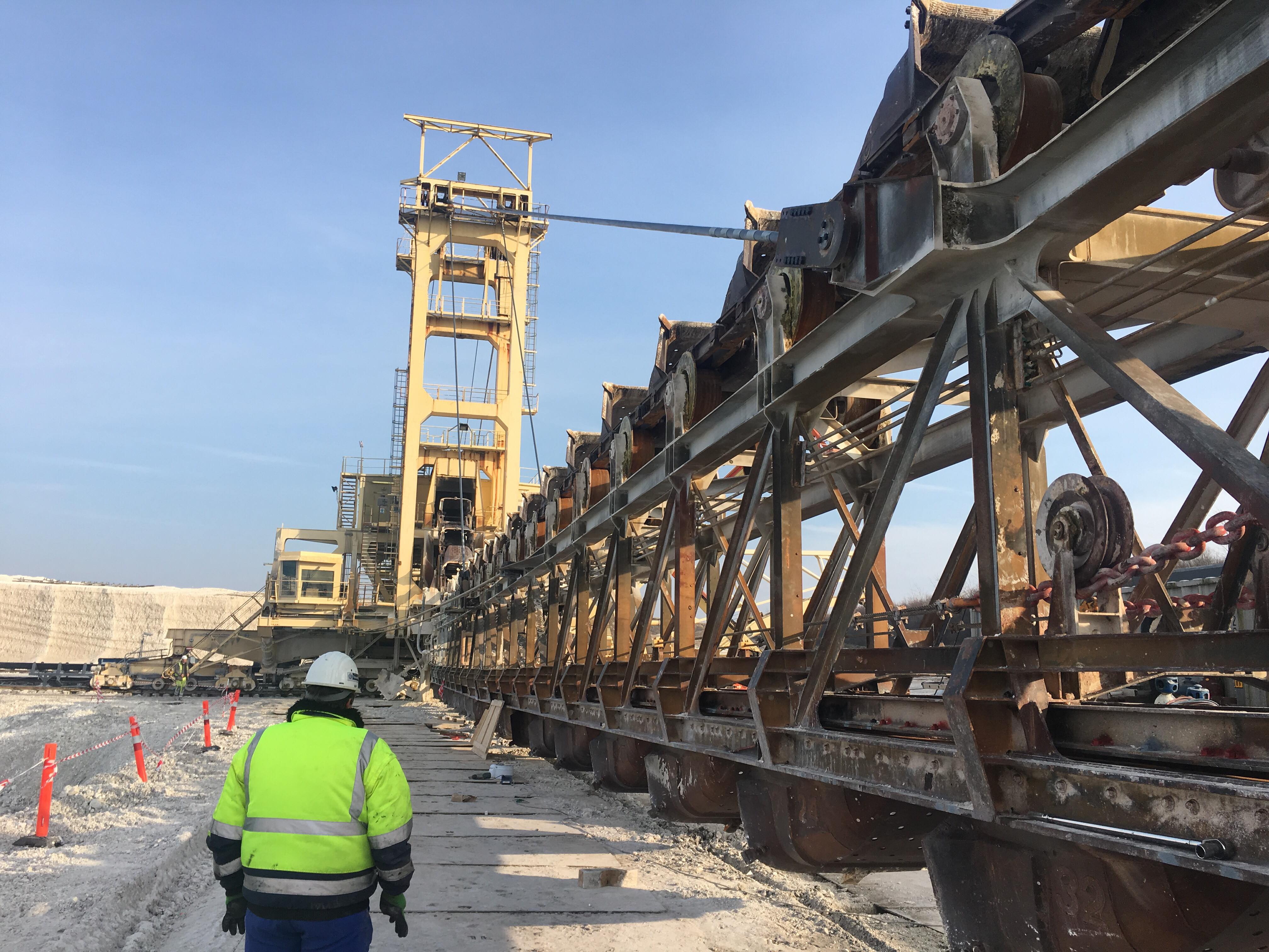 Chalk-excavator maintenance site